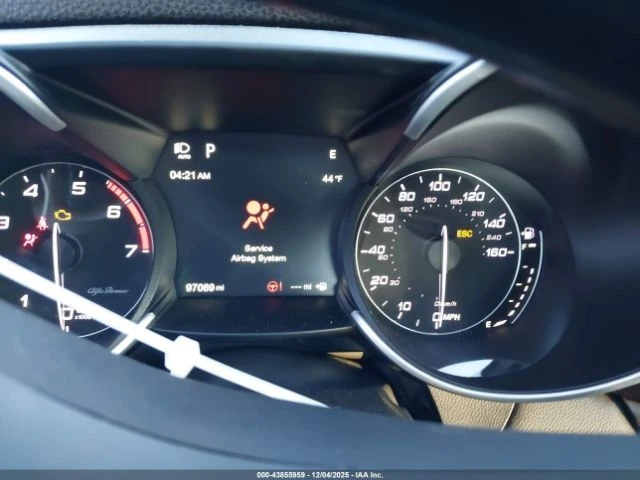 Alfa Romeo Giulia 8ZF* Кожен салон* Амбиент* Подгреви* , снимка 14 - Автомобили и джипове - 53154039