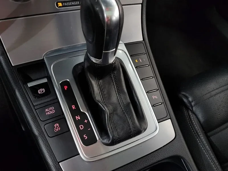 VW CC 2.0 Tsi, снимка 9 - Автомобили и джипове - 56389374