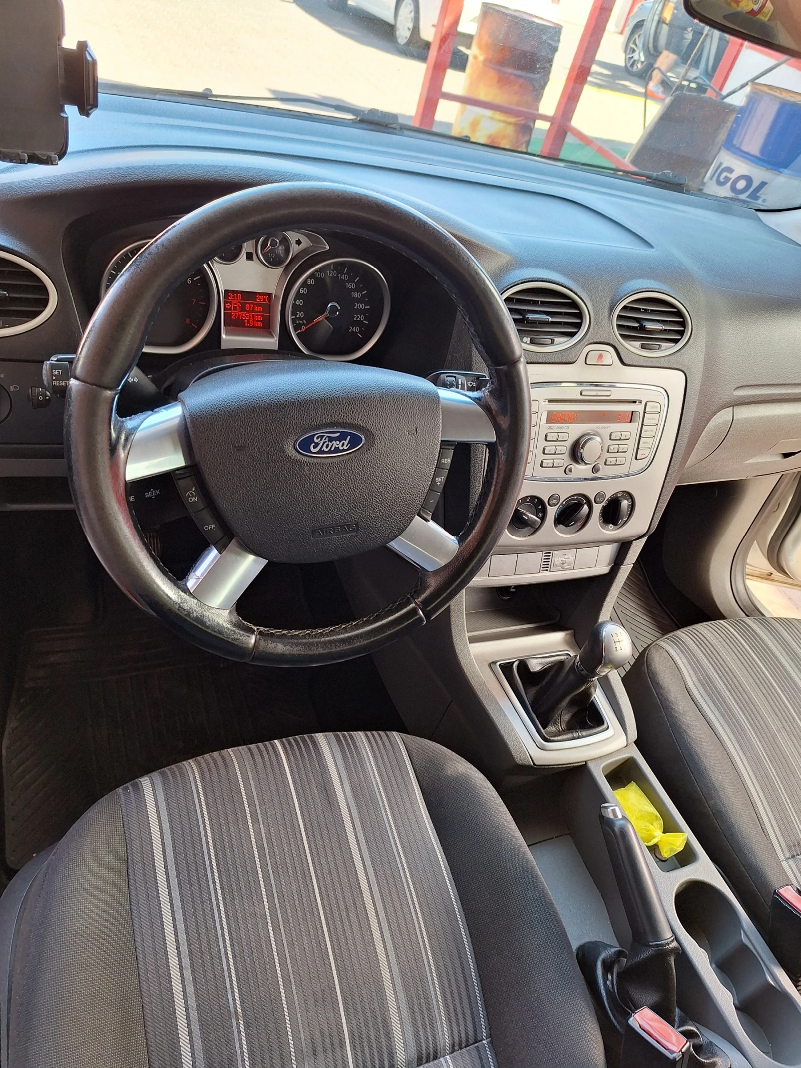 Ford Focus Sedan, бензин/газ, 1.6   Климатик & Cruise - изображение 7