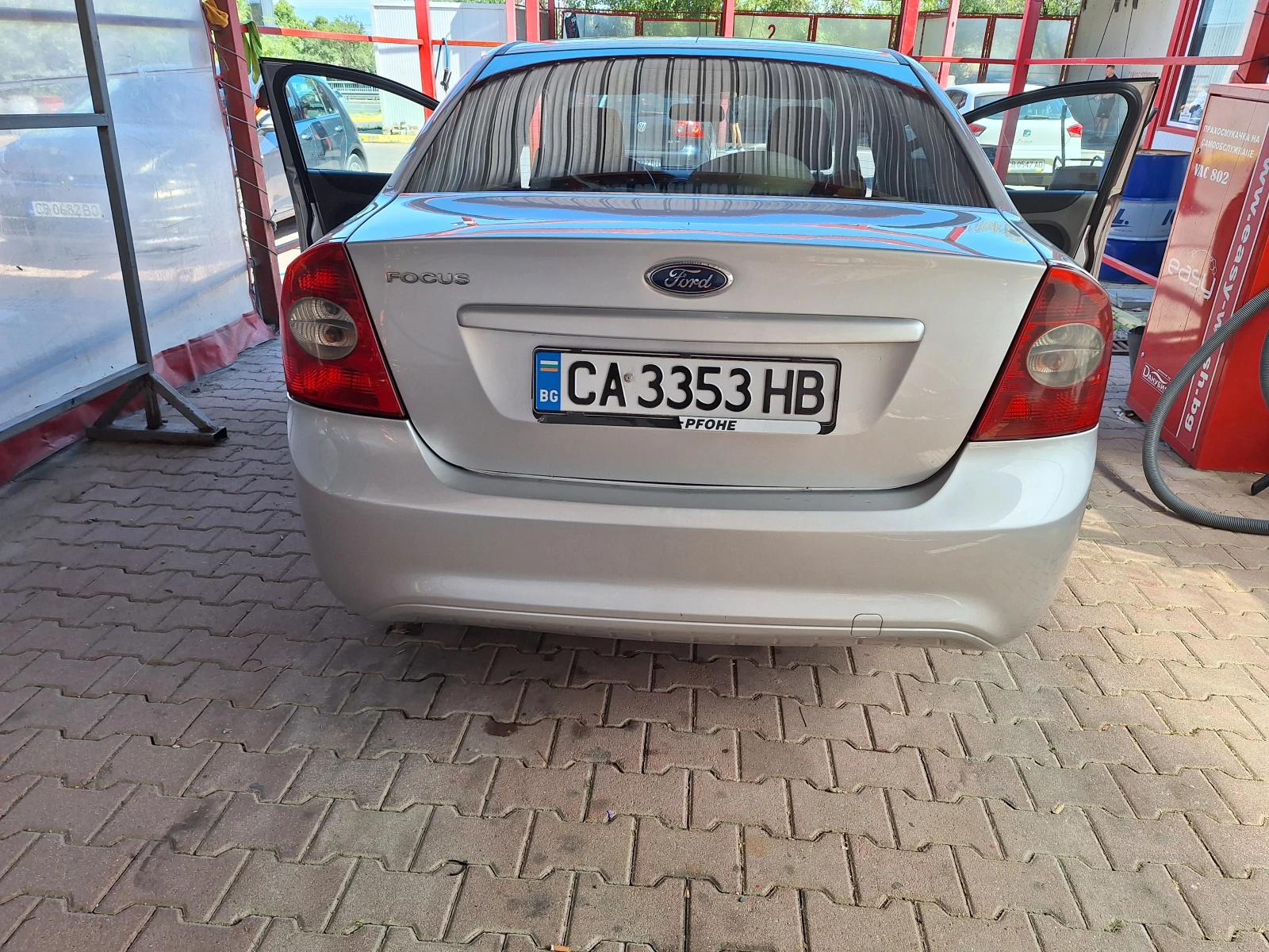 Ford Focus Sedan, бензин/газ, 1.6   Климатик & Cruise - изображение 4