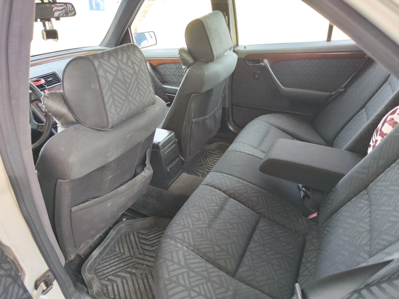 Mercedes-Benz C 180  - изображение 5