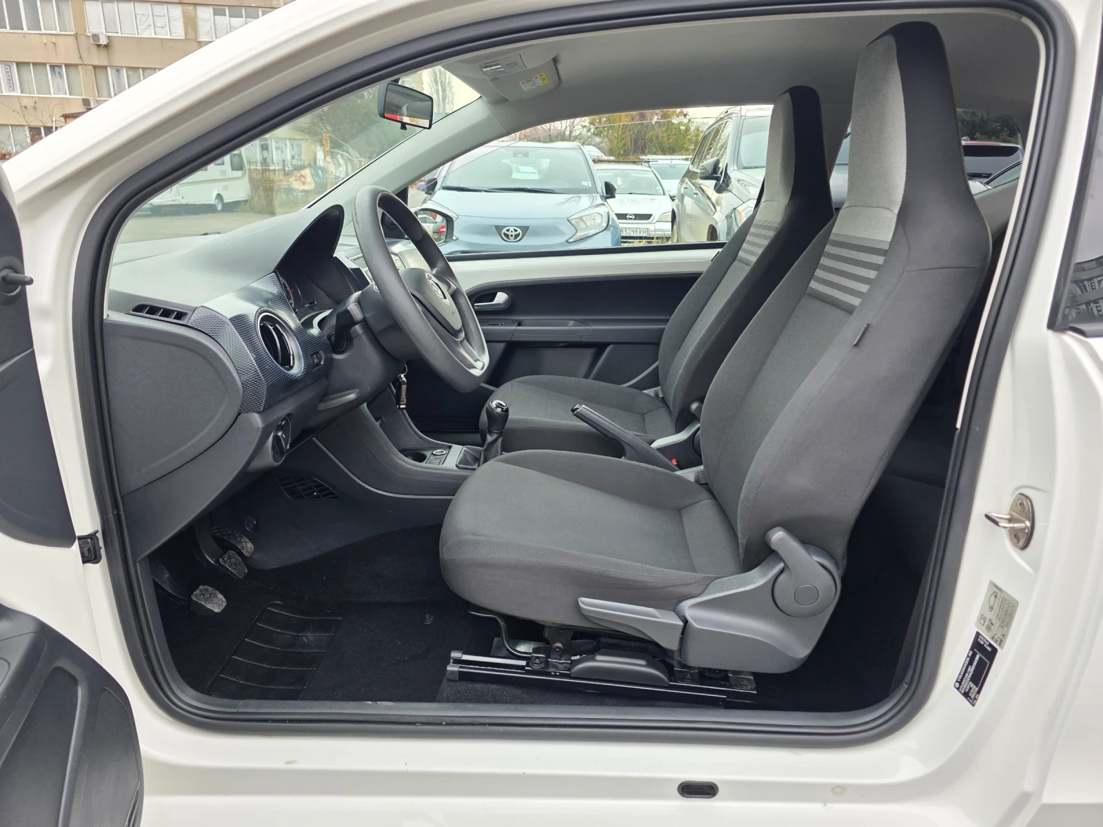 VW Up 1.0 MPI 60k.c EURO 6B  - изображение 8