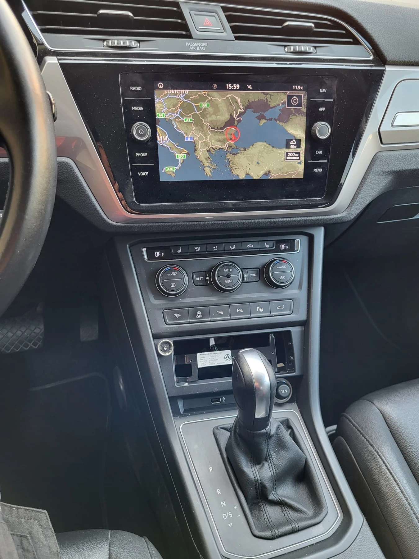 VW Touran, снимка 11 - Автомобили и джипове - 53918481