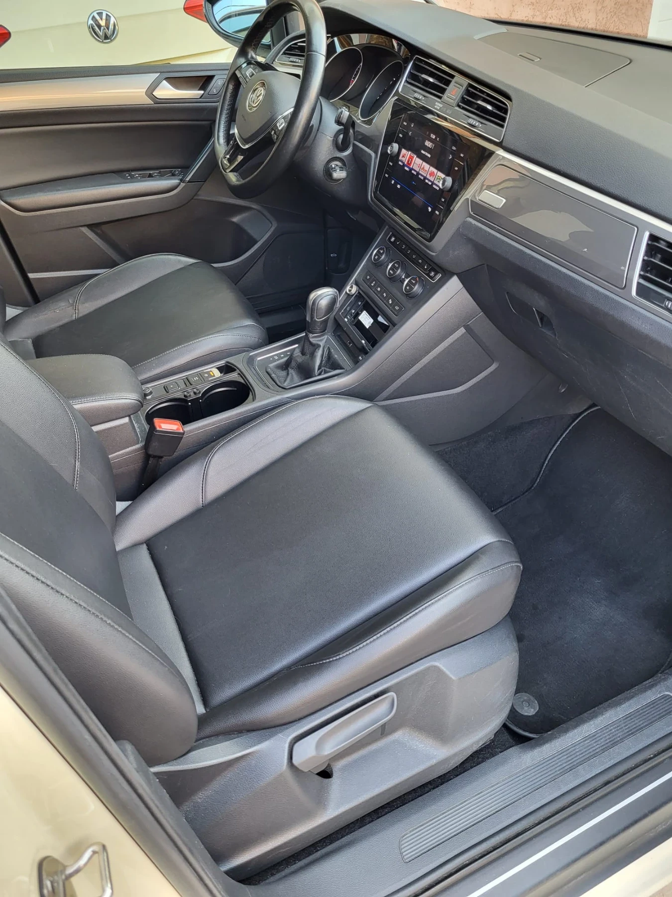 VW Touran, снимка 12 - Автомобили и джипове - 53918481