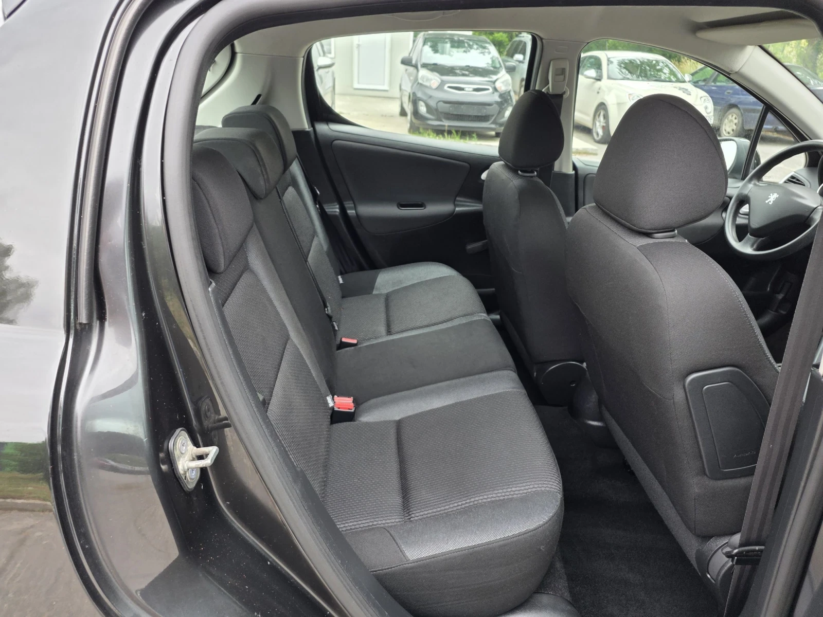 Peugeot 207 1.4БЕНЗИН/КЛИМАТИК/ЕВРО5/147 000КМ, снимка 11 - Автомобили и джипове - 54881489