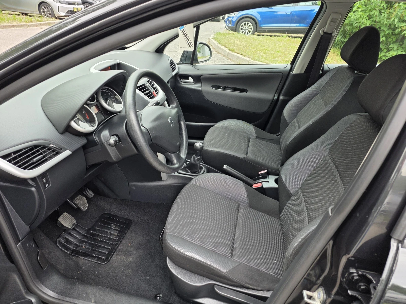 Peugeot 207 1.4БЕНЗИН/КЛИМАТИК/ЕВРО5/147 000КМ, снимка 9 - Автомобили и джипове - 54881489