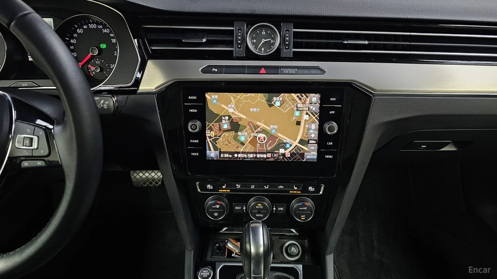 VW Passat 2.0* TDI* КОЖА* ПОДГРЕВ* КАМЕРА* START/STOP* , снимка 11 - Автомобили и джипове - 55664661