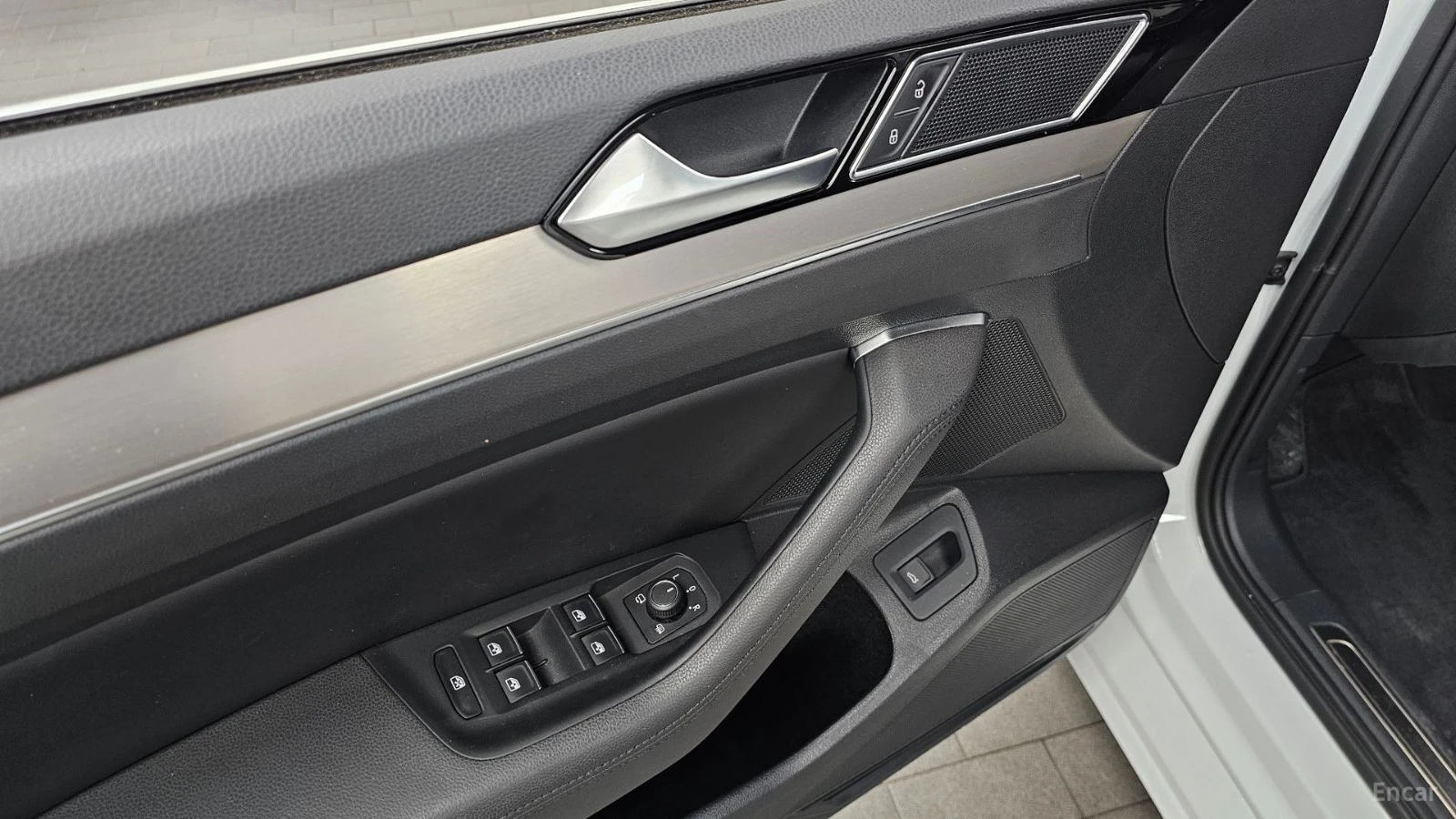 VW Passat 2.0* TDI* КОЖА* ПОДГРЕВ* КАМЕРА* START/STOP* , снимка 16 - Автомобили и джипове - 55664661
