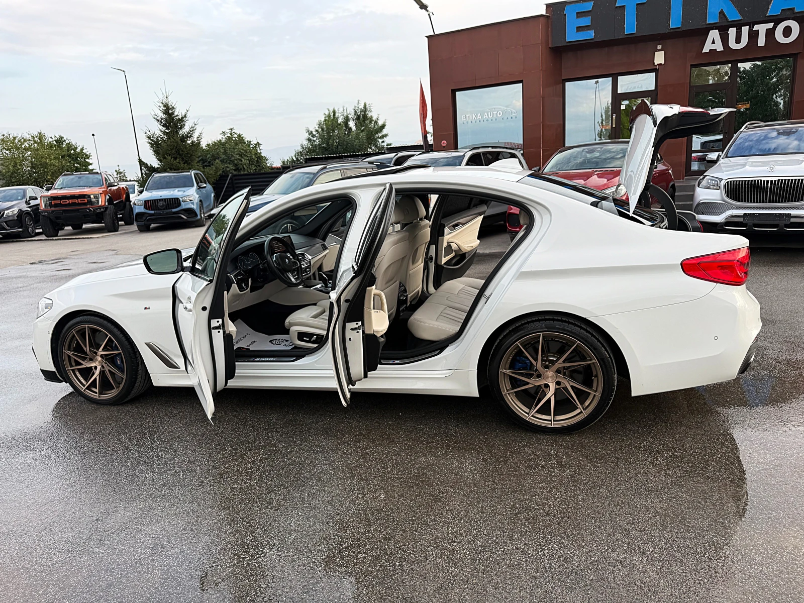 BMW 550 M PERFORMANS-4x4-GENARAZIA-HEAD UP-KAMERA-HARMAN !, снимка 14 - Автомобили и джипове - 55668990