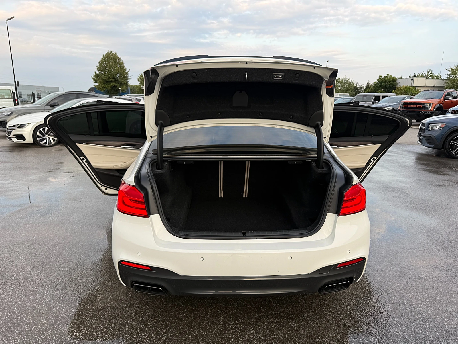 BMW 550 M PERFORMANS-4x4-GENARAZIA-HEAD UP-KAMERA-HARMAN !, снимка 15 - Автомобили и джипове - 55668990