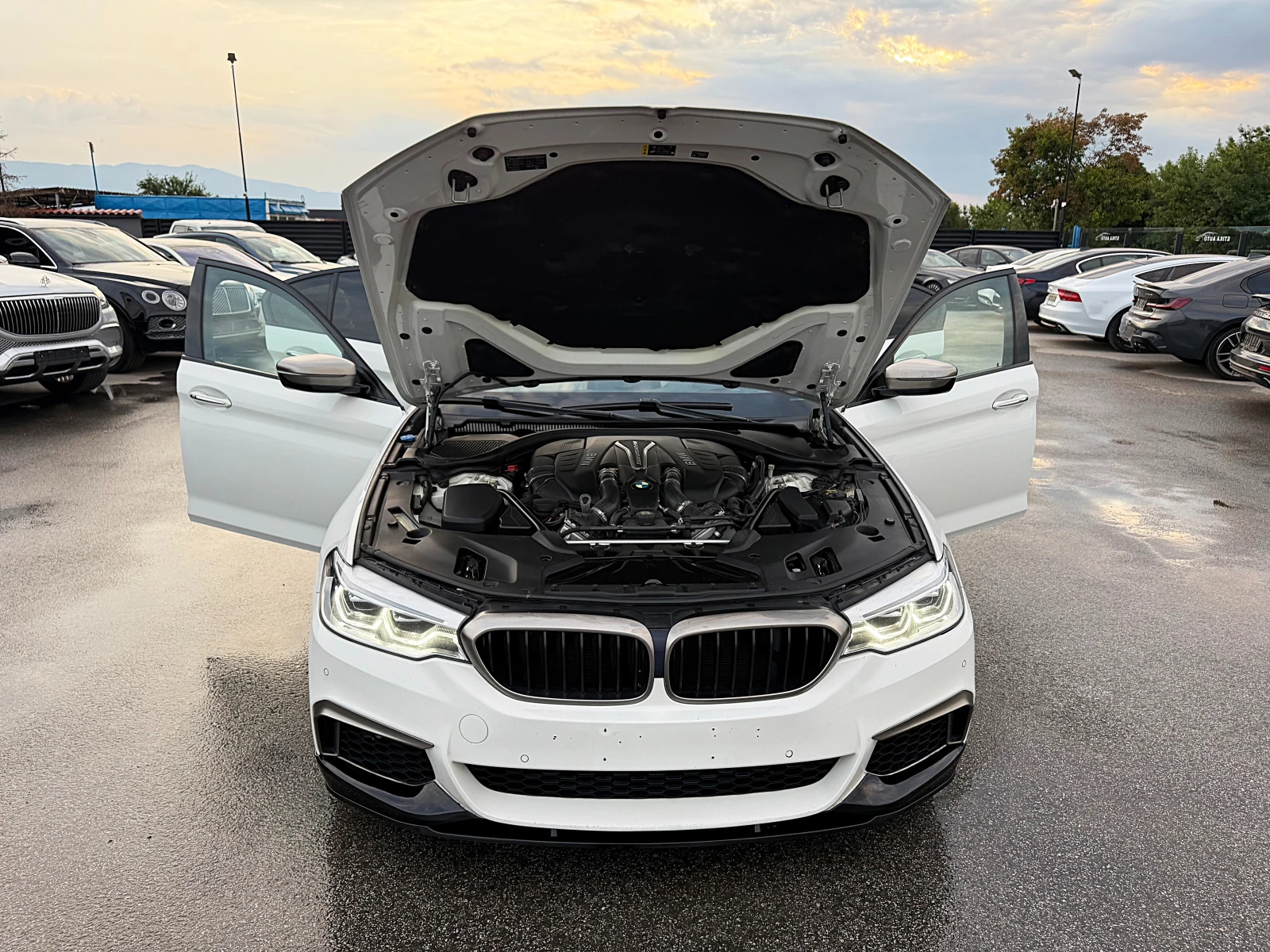 BMW 550 M PERFORMANS-4x4-GENARAZIA-HEAD UP-KAMERA-HARMAN !, снимка 16 - Автомобили и джипове - 55668990