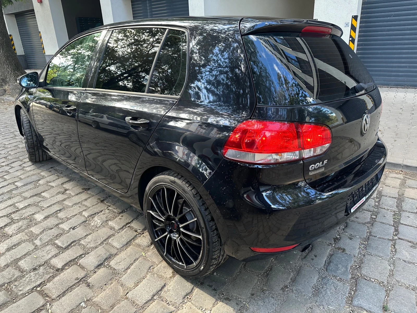 VW Golf 1.6TDI, снимка 3 - Автомобили и джипове - 56216769