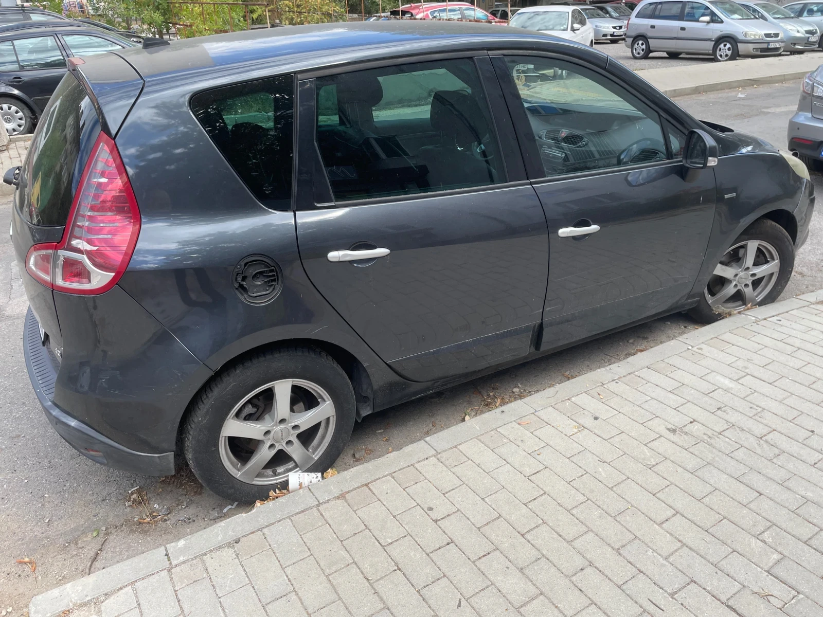Renault Scenic, снимка 4 - Автомобили и джипове - 56483140