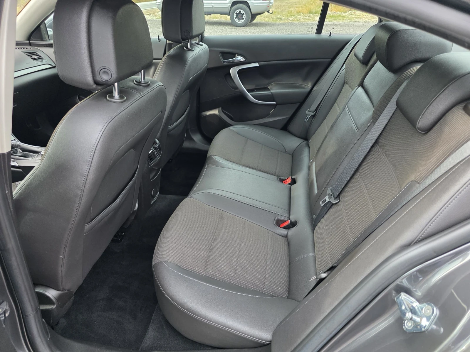 Opel Insignia Navi/Cosmo, снимка 11 - Автомобили и джипове - 56529403