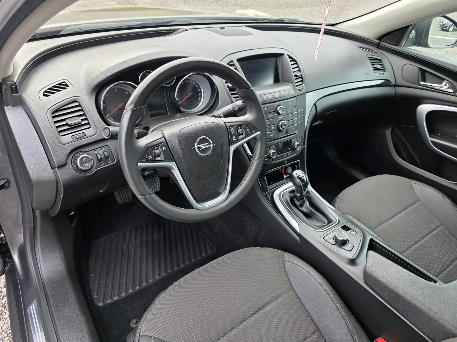 Opel Insignia Navi/Cosmo, снимка 9 - Автомобили и джипове - 56529403