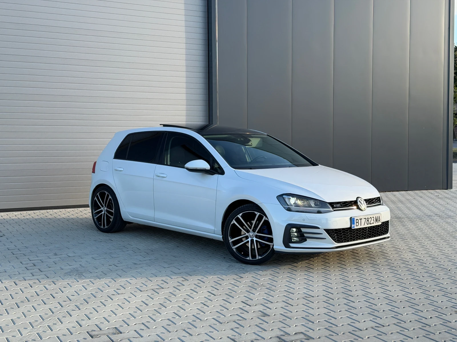 VW Golf, снимка 3 - Автомобили и джипове - 56627432