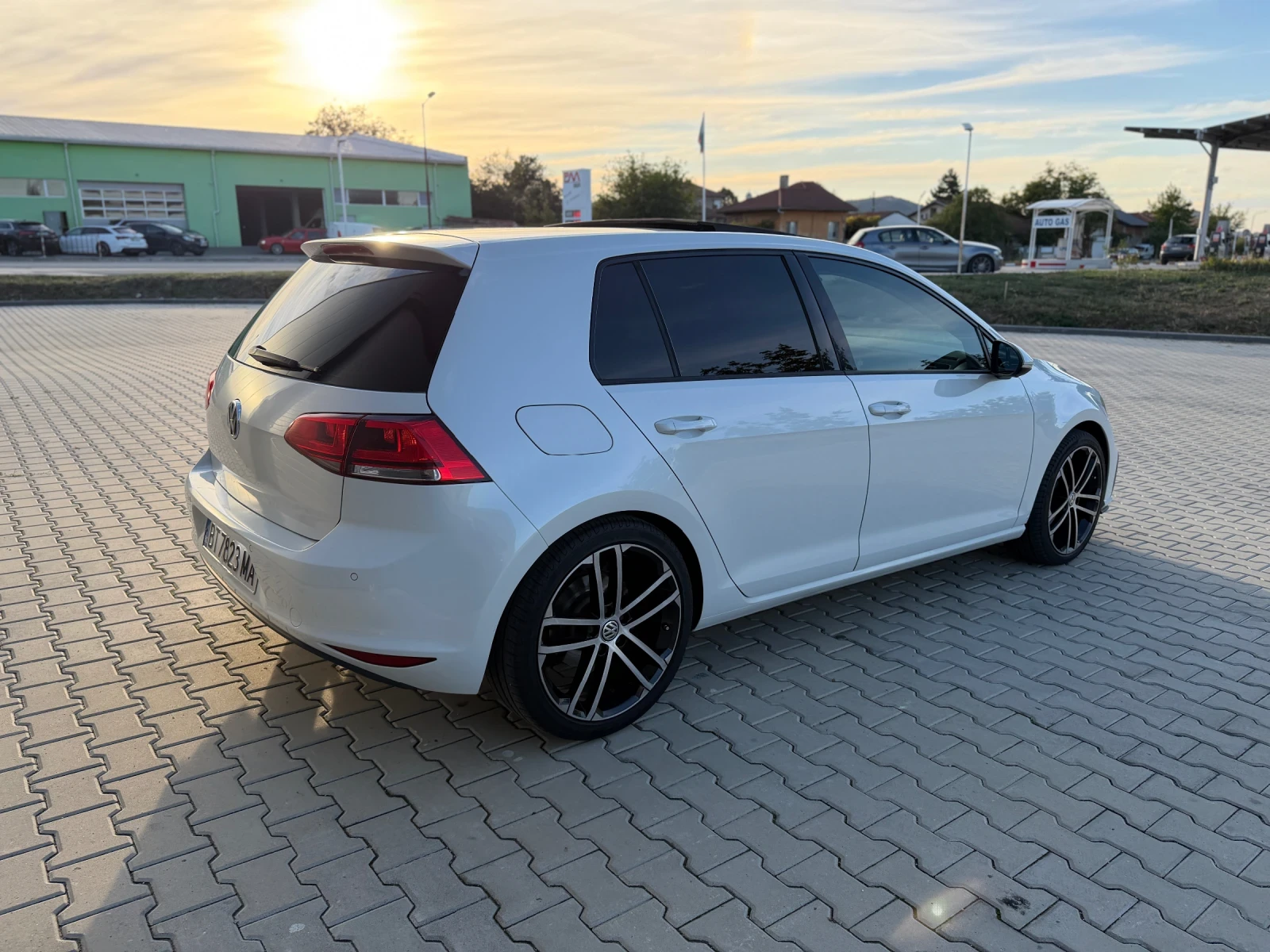 VW Golf, снимка 8 - Автомобили и джипове - 56627432