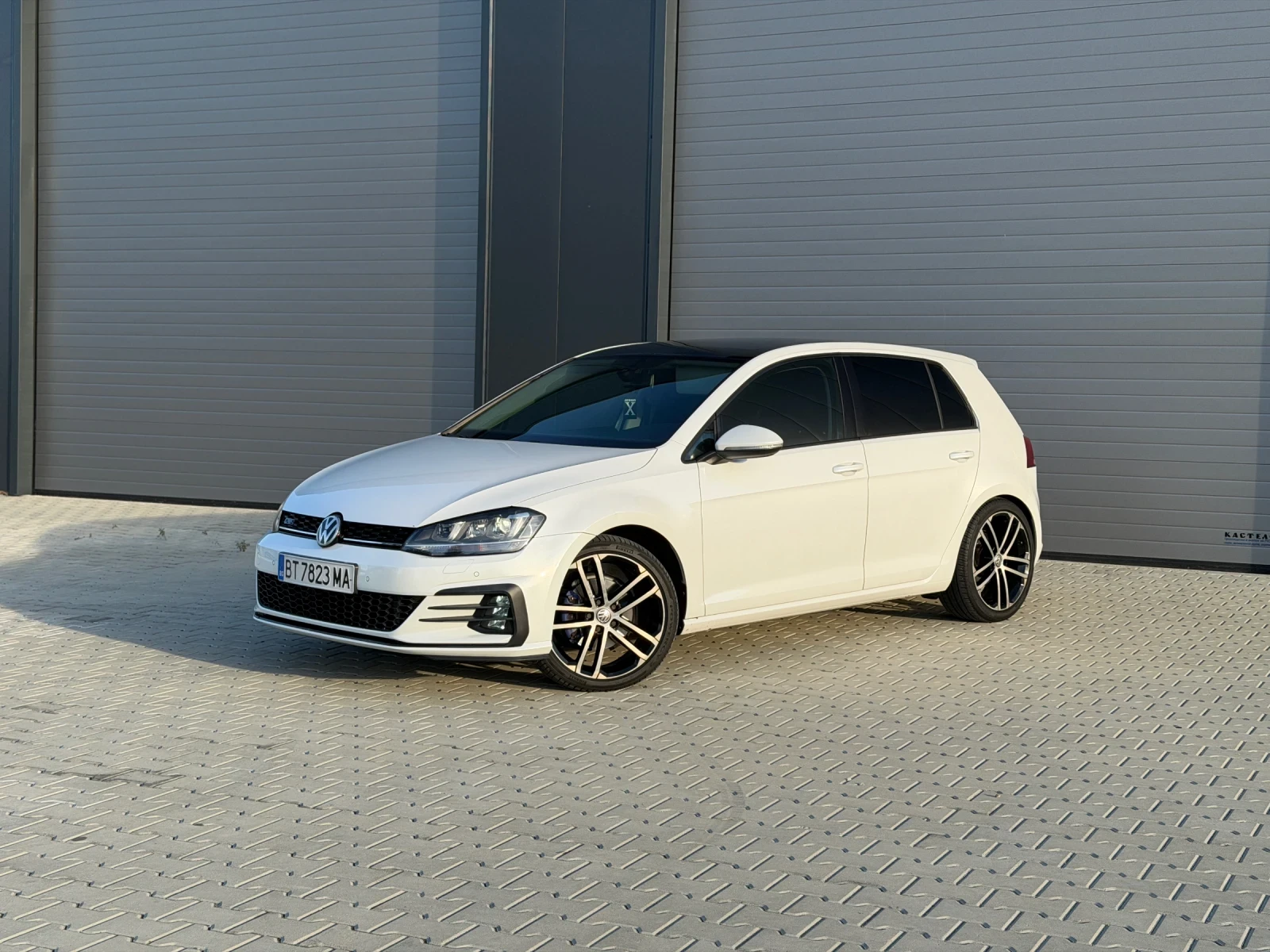 VW Golf, снимка 2 - Автомобили и джипове - 56627432