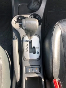 Kia Sportage 2.7i/4WD/ОБСЛУЖЕНА-ШВЕЙЦАРИЯ+ СЕРВ ИСТОРИЯ, снимка 12