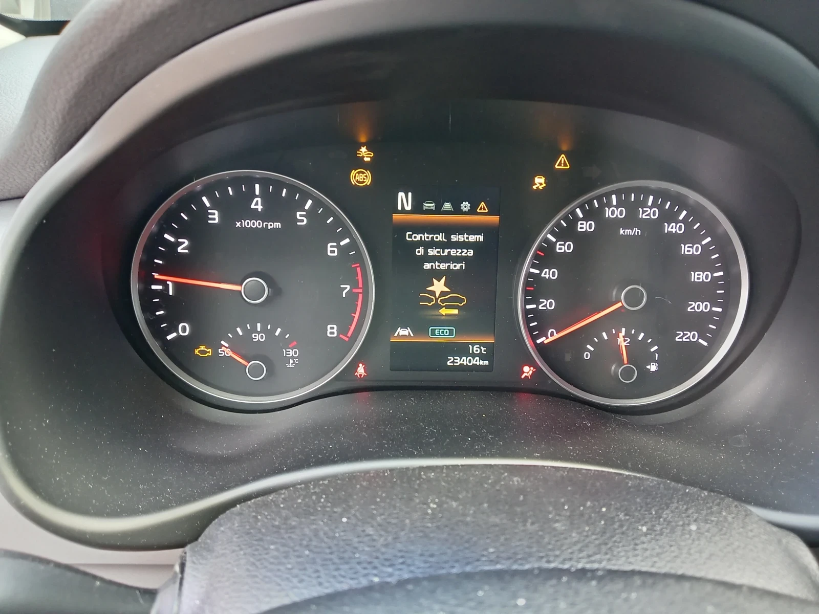 Kia Stonic 1.0T Hybrid  - изображение 9