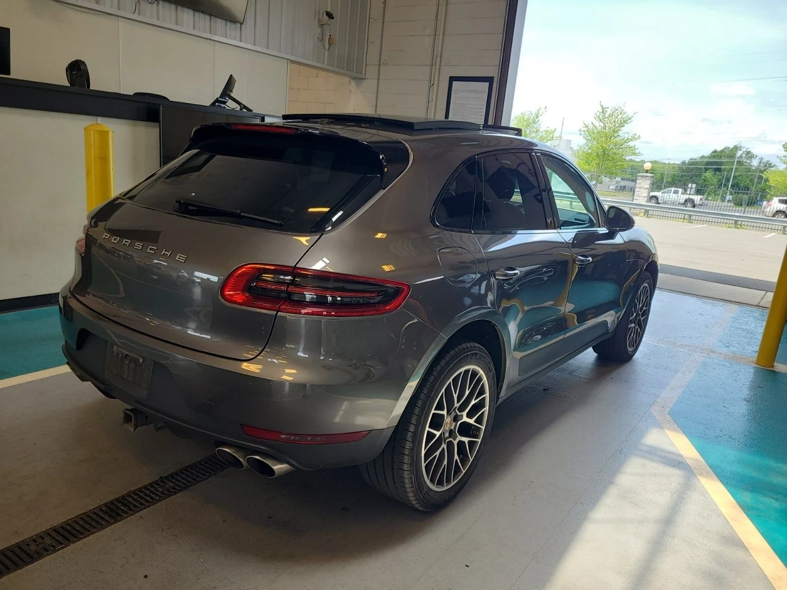Porsche Macan S* PDK* LANE ASSIST* BOSE* ОБДУХ* PANO* BI-XENON*  - изображение 5