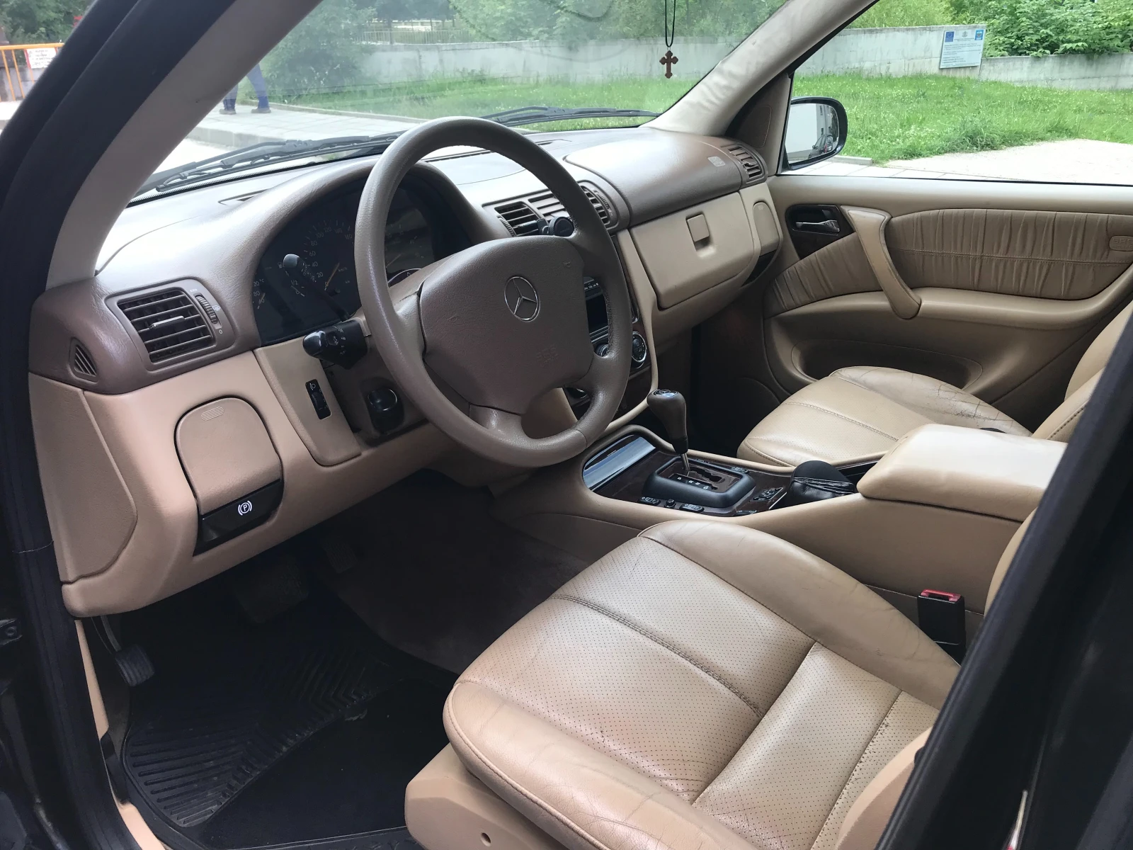 Mercedes-Benz ML 270  - изображение 8