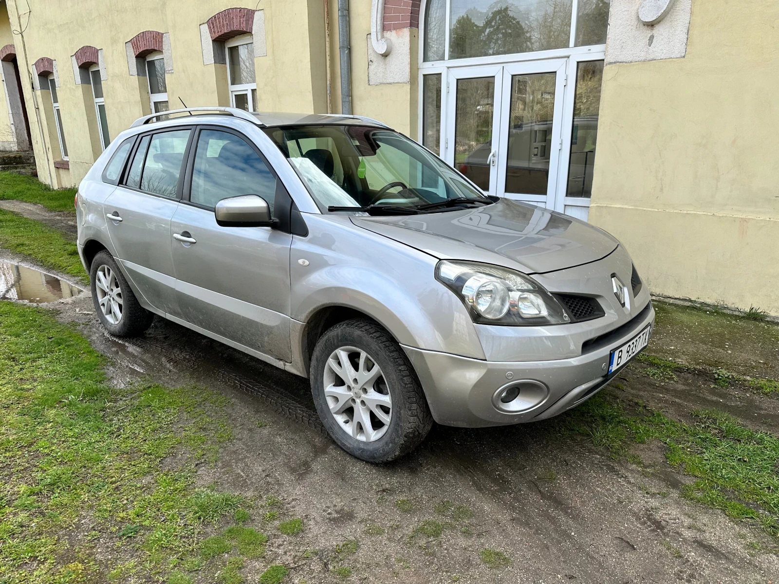 Renault Koleos 2.0 dci, снимка 4 - Автомобили и джипове - 54038132