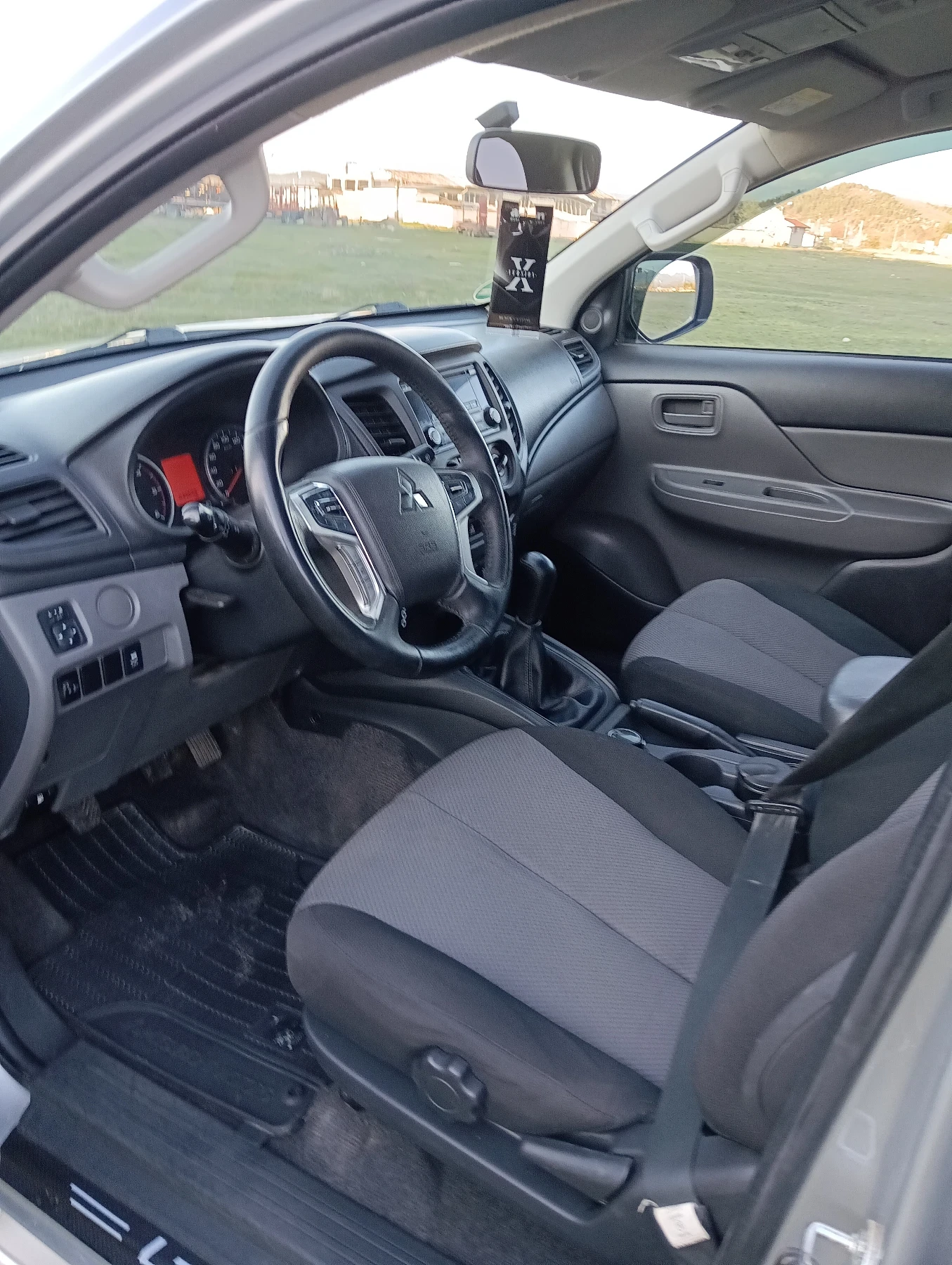 Mitsubishi L200, снимка 8 - Автомобили и джипове - 54258757