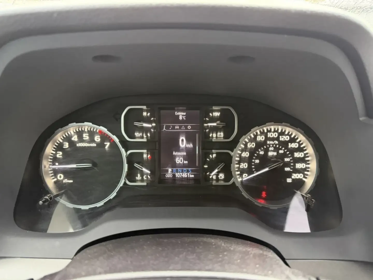 Toyota Tundra V8 5.7L 4X4 ALL BLACK!, снимка 16 - Автомобили и джипове - 54837190
