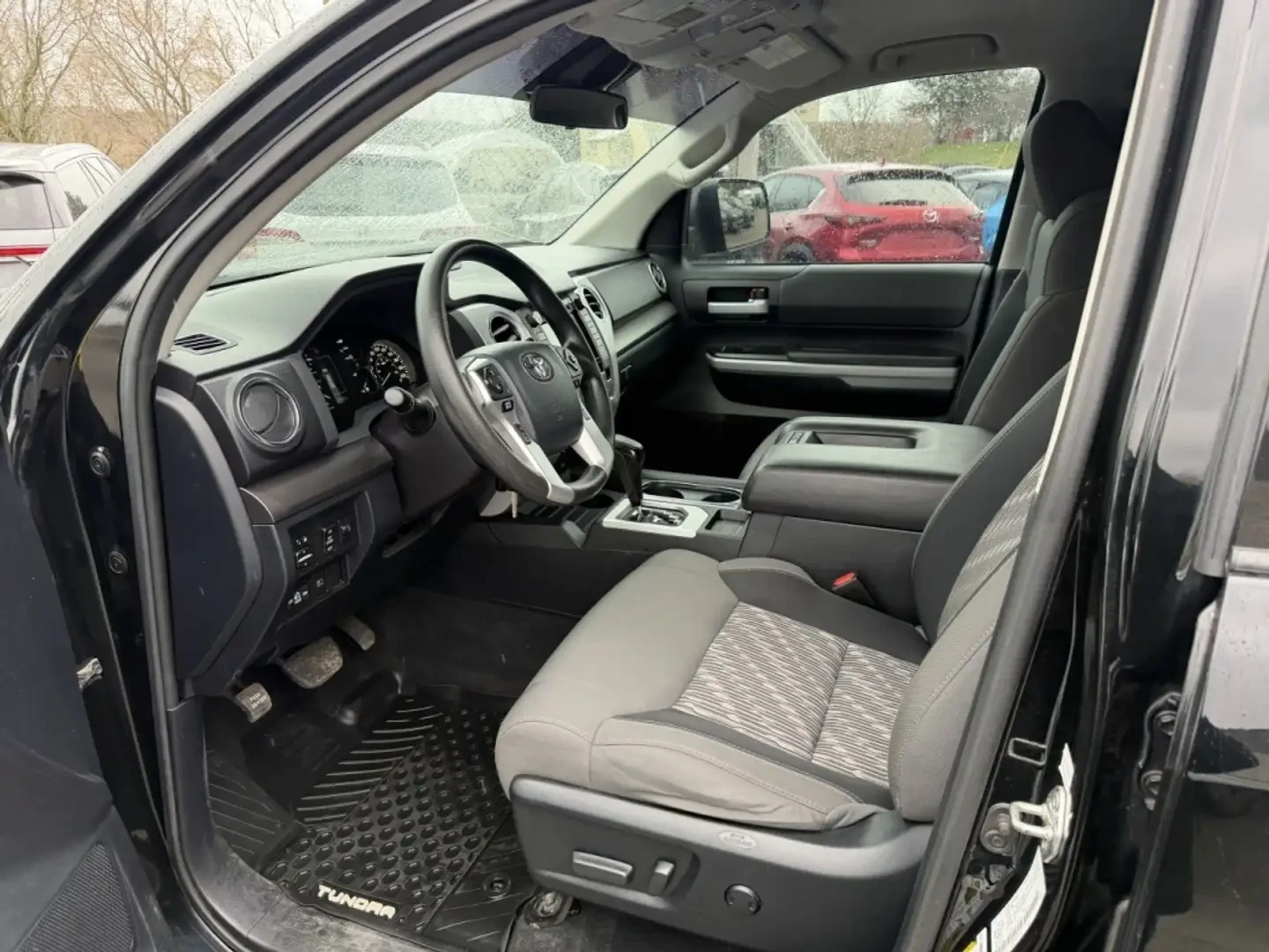 Toyota Tundra V8 5.7L 4X4 ALL BLACK!, снимка 14 - Автомобили и джипове - 54837190