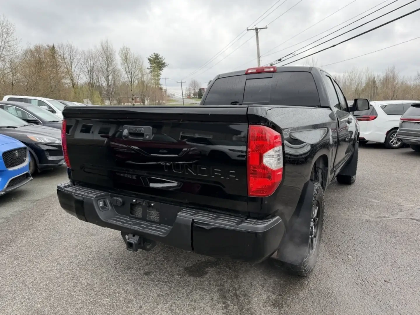 Toyota Tundra V8 5.7L 4X4 ALL BLACK!, снимка 4 - Автомобили и джипове - 54837190
