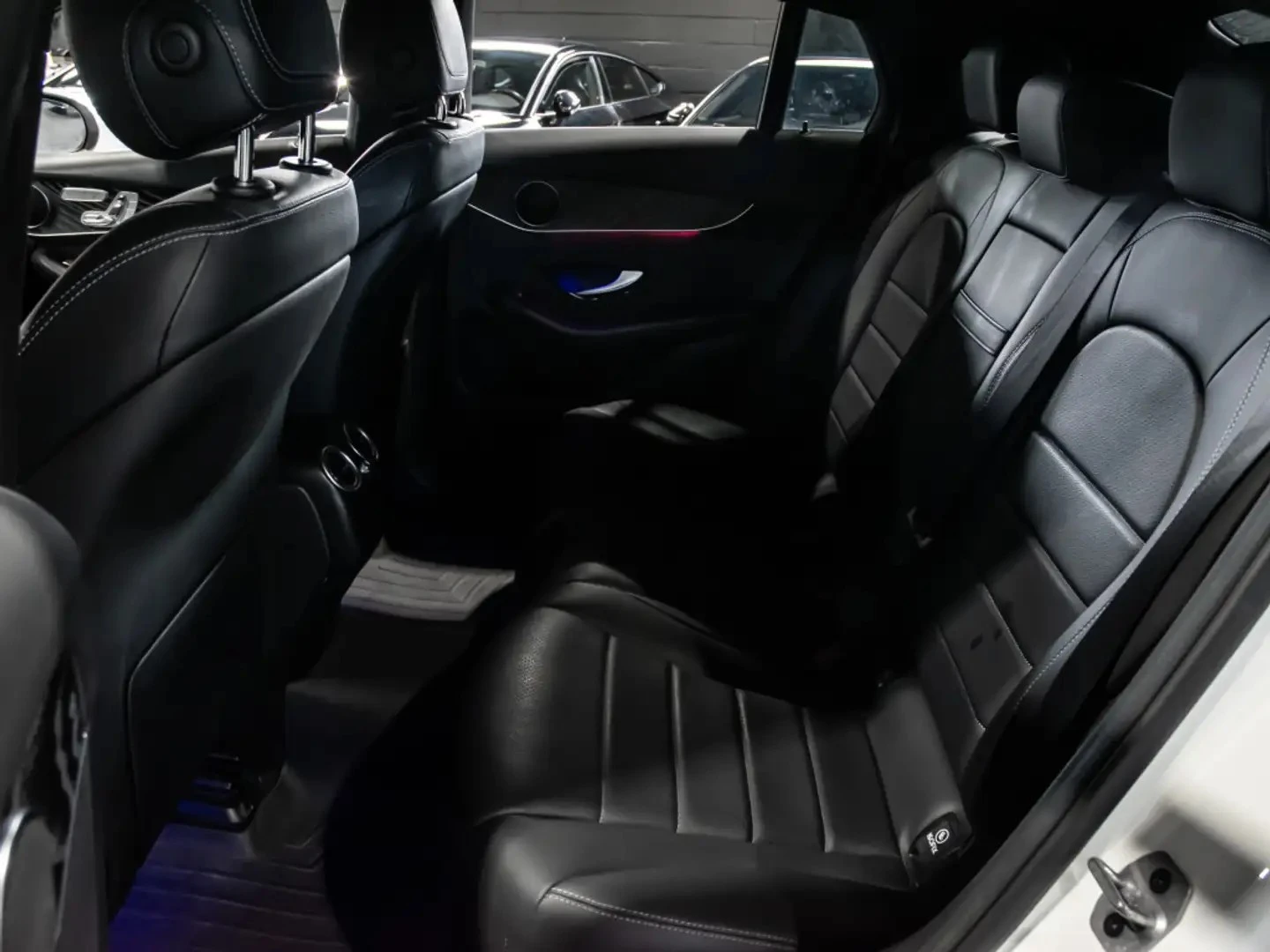 Mercedes-Benz GLC 300 4MATIC COUPE ЦЕНА ДО БЪЛГАРИЯ АВТОКРЕДИТ, снимка 9 - Автомобили и джипове - 56006750
