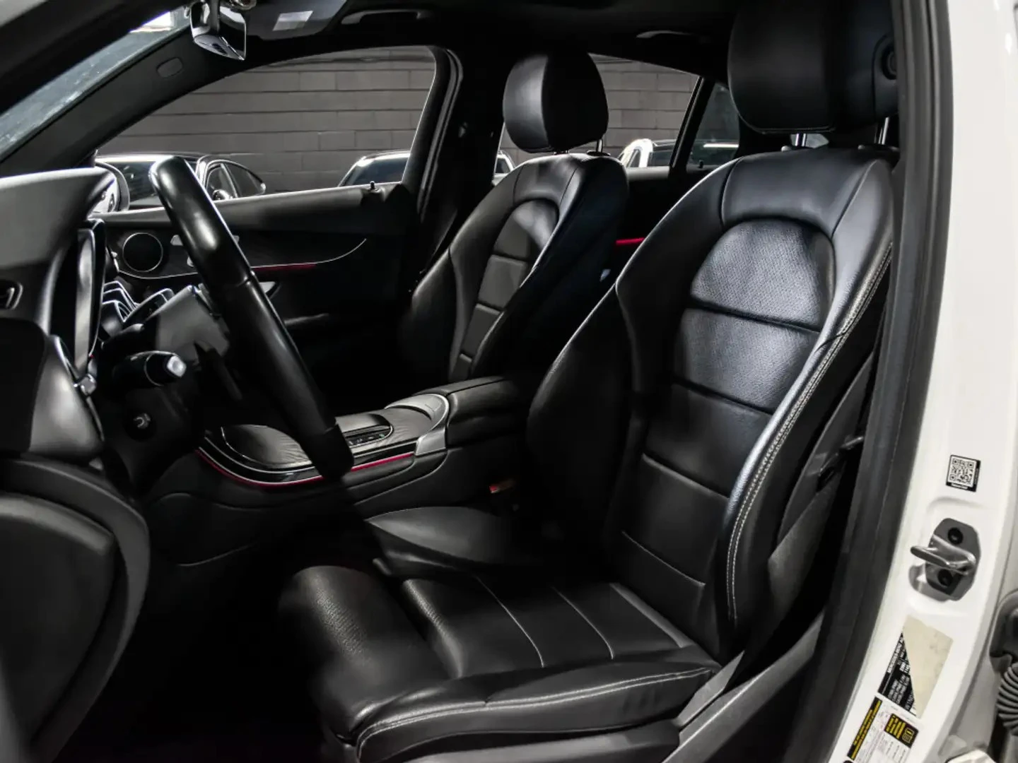 Mercedes-Benz GLC 300 4MATIC COUPE ЦЕНА ДО БЪЛГАРИЯ АВТОКРЕДИТ, снимка 8 - Автомобили и джипове - 56006750