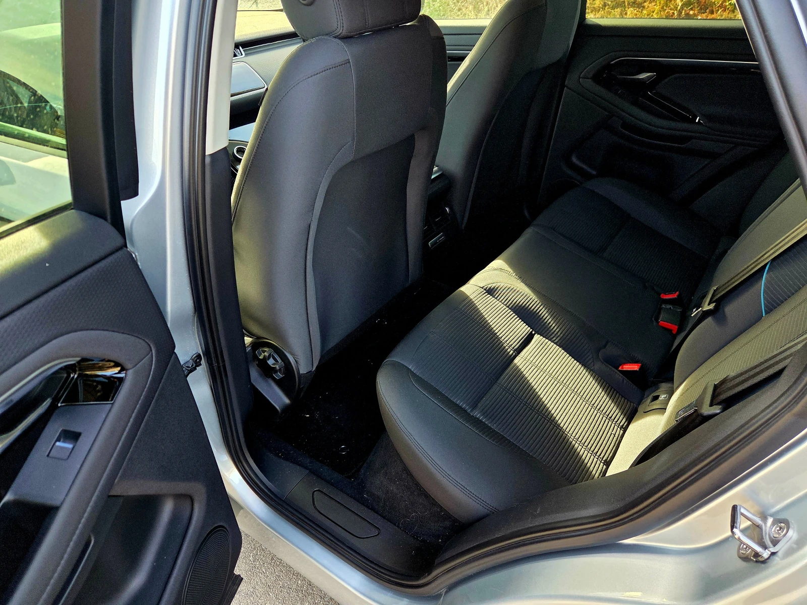 Land Rover Range Rover Evoque 2.0 HYBRID , снимка 13 - Автомобили и джипове - 56324478