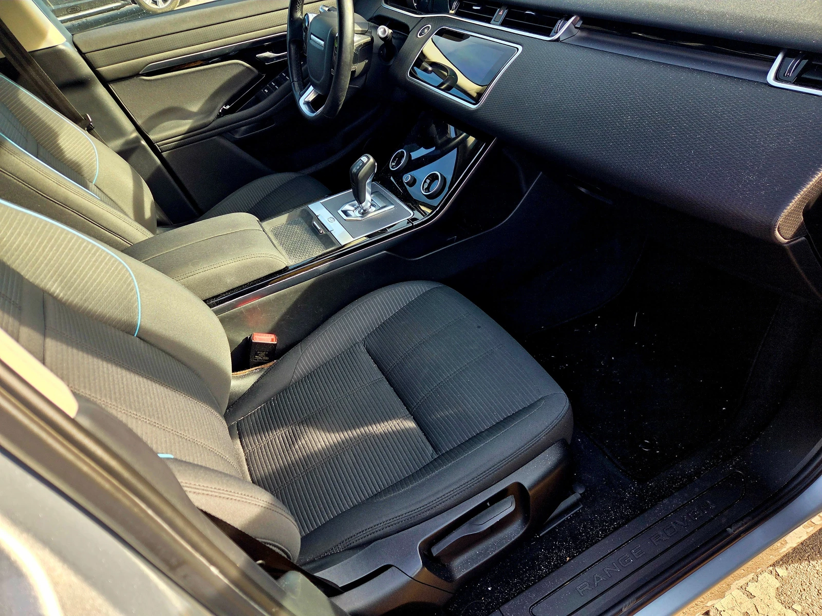Land Rover Range Rover Evoque 2.0 HYBRID , снимка 14 - Автомобили и джипове - 56324478