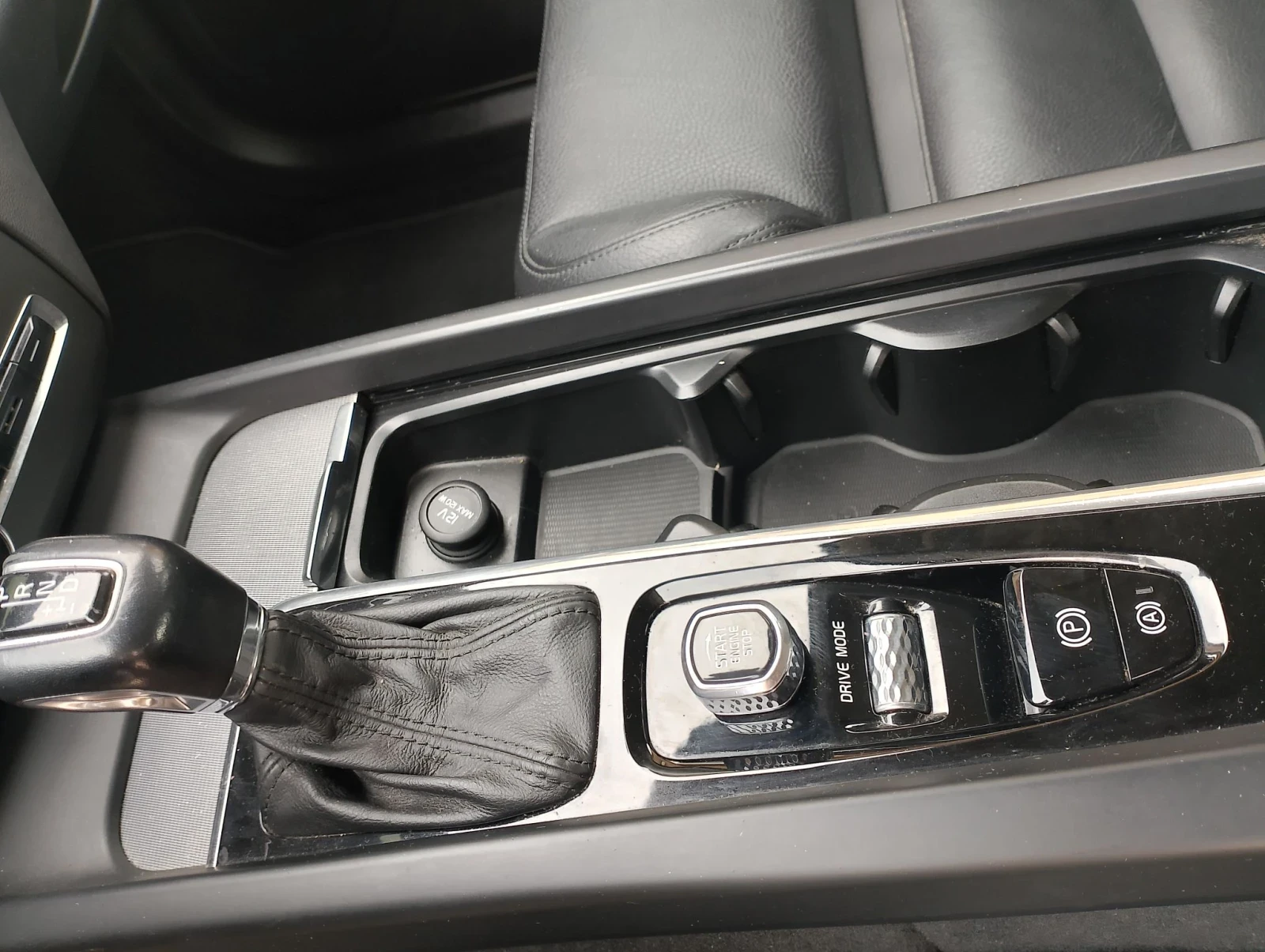 Volvo XC60 2L-190cv. AWD inscription, снимка 7 - Автомобили и джипове - 56460794