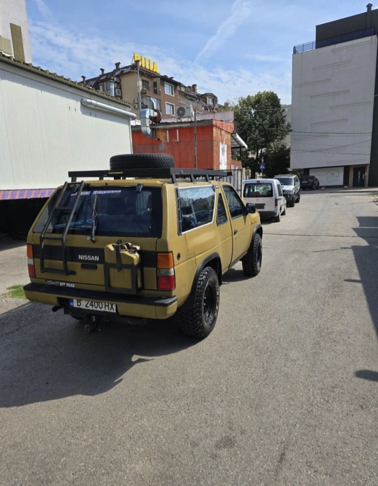 Nissan Terrano 2.4, снимка 5 - Автомобили и джипове - 56601818