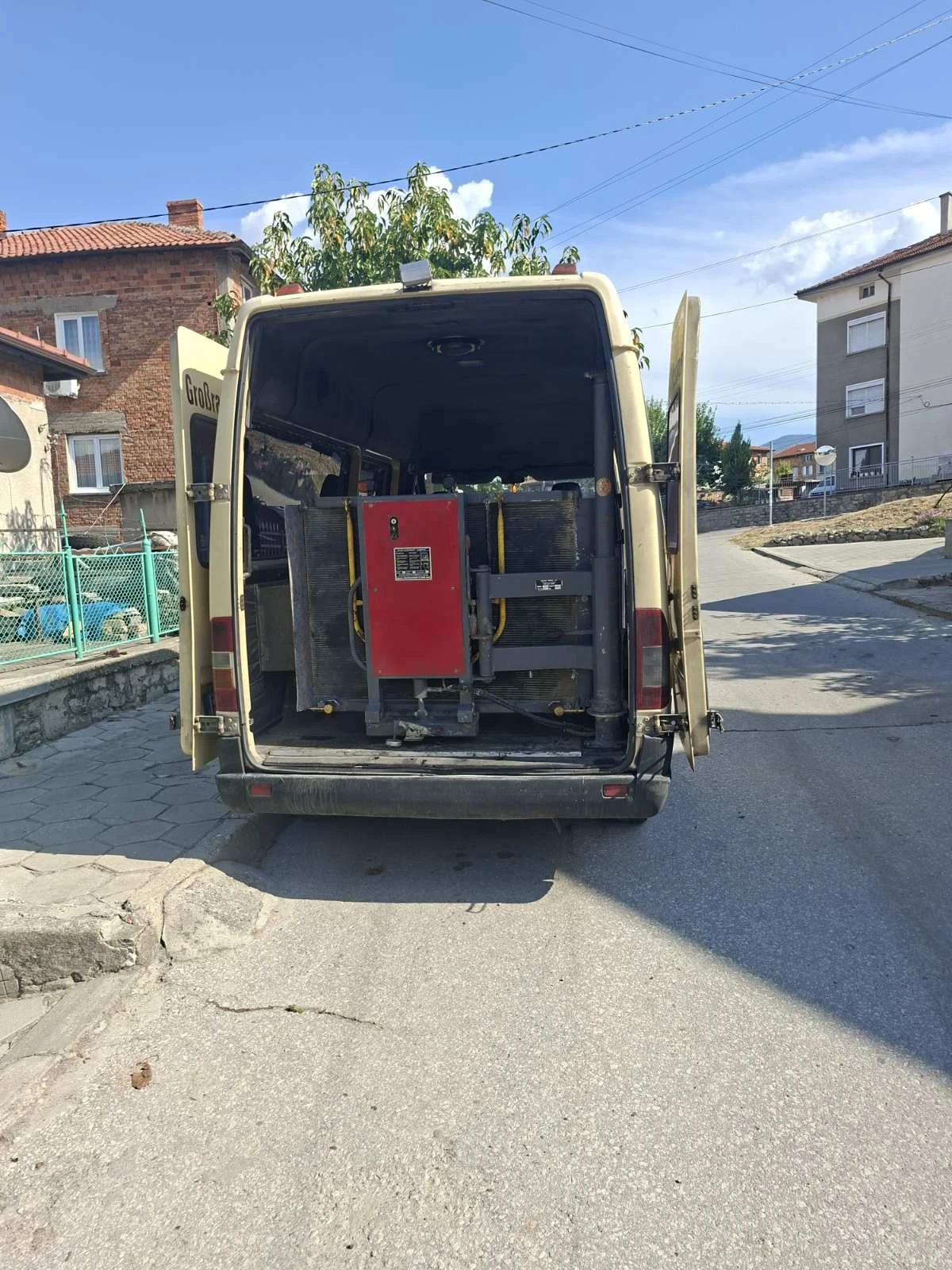 Mercedes-Benz 208, снимка 10 - Бусове и автобуси - 55981610