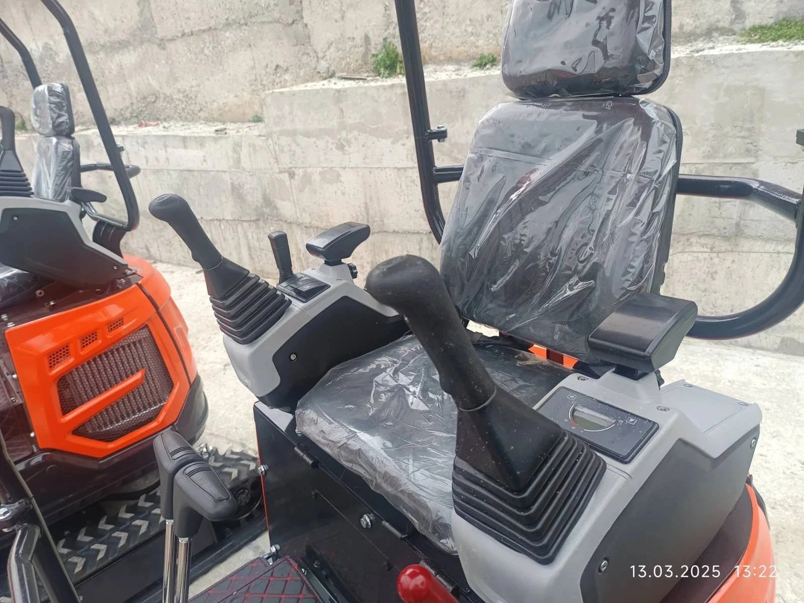 Багер Kobelco 1.8 тон kubota двигател, снимка 5 - Индустриална техника - 54210636