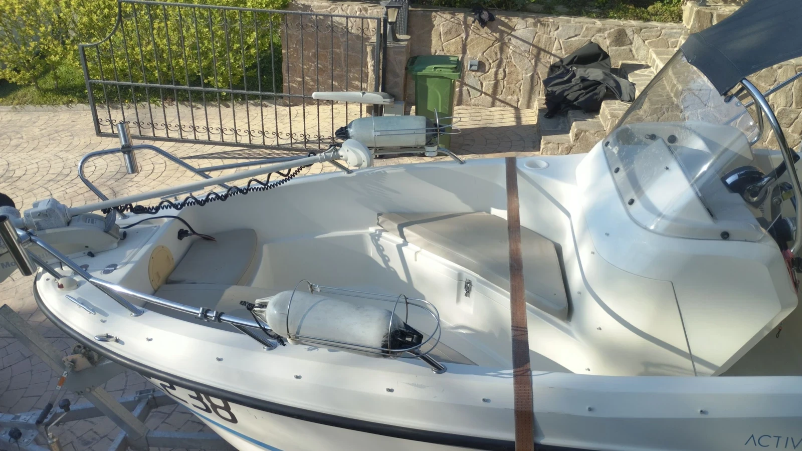 Моторна яхта Quicksilver active open 455, снимка 14 - Воден транспорт - 54457067
