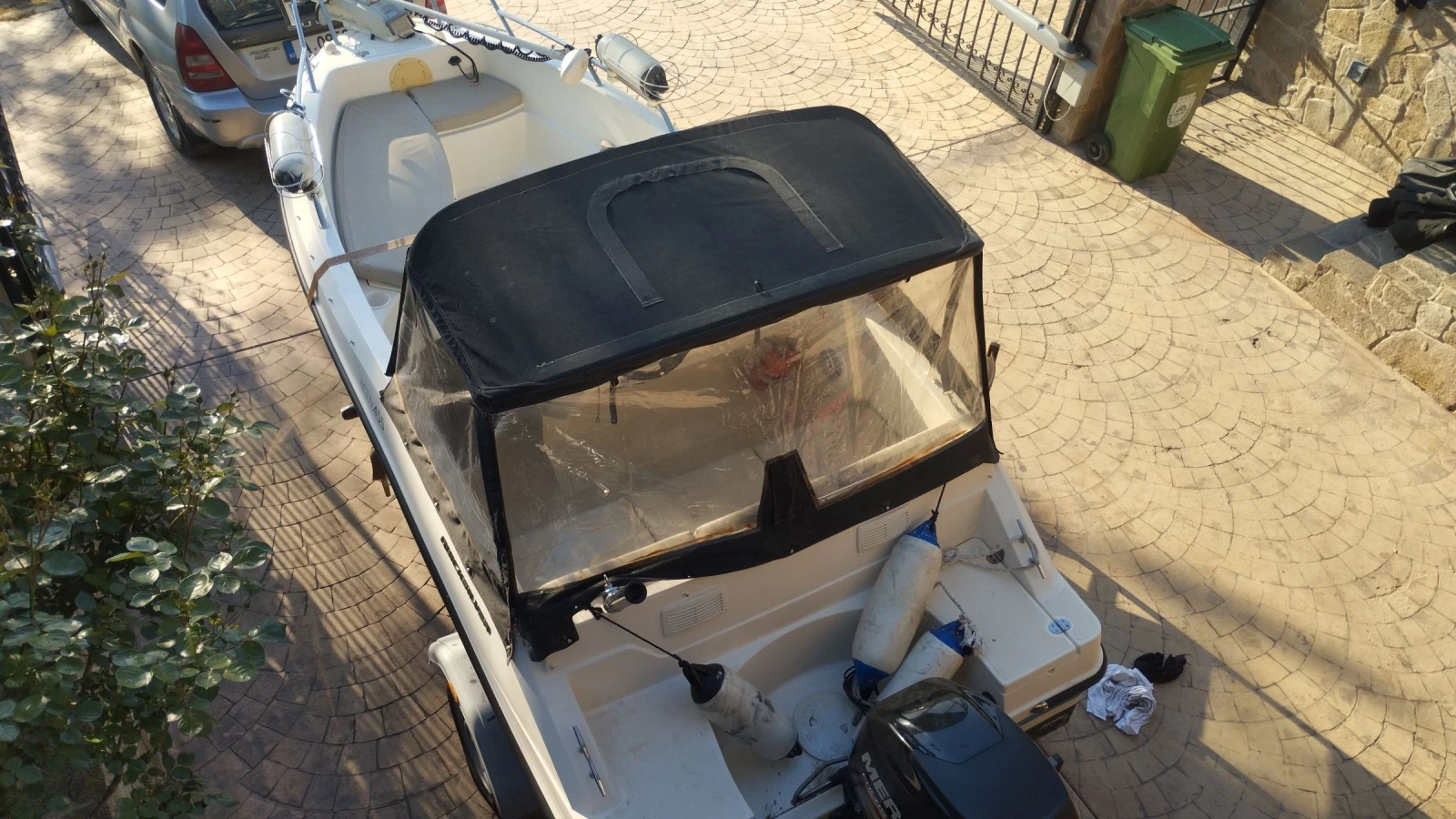 Моторна яхта Quicksilver active open 455, снимка 10 - Воден транспорт - 54457067