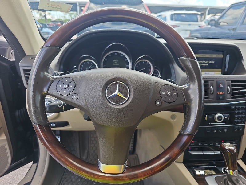 Mercedes-Benz E 500 перфектен за газ* подгрев* камера* oбдух* харман* , снимка 8 - Автомобили и джипове - 46308744