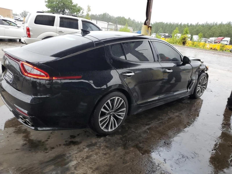 Kia Stinger RWD 2.0L 255кс, снимка 3 - Автомобили и джипове - 47506141