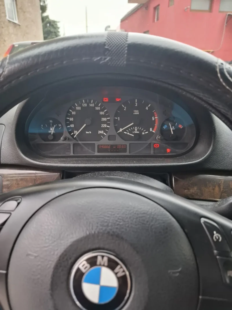 BMW 320, снимка 12 - Автомобили и джипове - 49465093