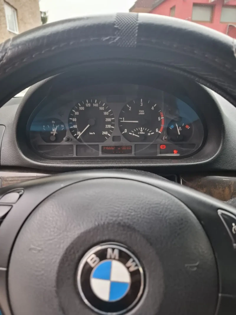 BMW 320, снимка 11 - Автомобили и джипове - 49465093