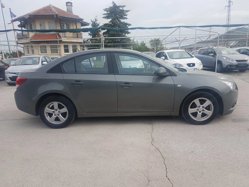 Chevrolet Cruze 1.8 i GPL 141кс, снимка 4 - Автомобили и джипове - 49939156