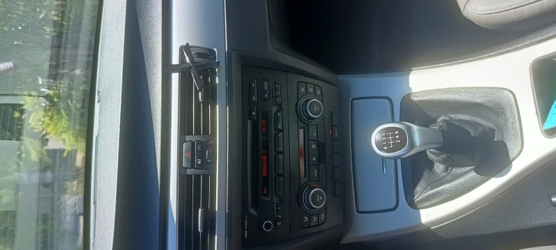 BMW 320, снимка 11 - Автомобили и джипове - 53128237