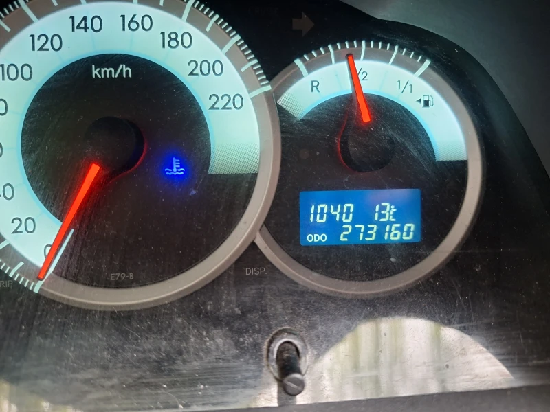 Toyota Corolla verso, снимка 7 - Автомобили и джипове - 52119921