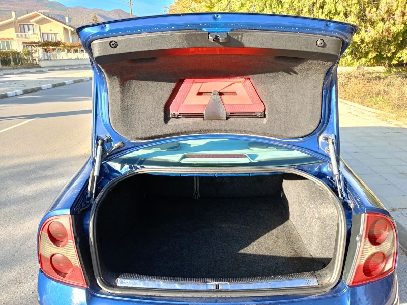 VW Passat 1.9, снимка 10 - Автомобили и джипове - 52306715