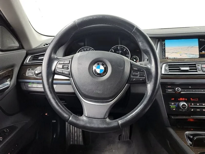 BMW 730 xDrive, снимка 13 - Автомобили и джипове - 55349339